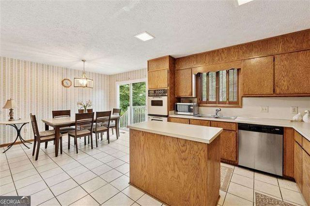 3655 WINTERS HILL Drive, Atlanta, GA 30360