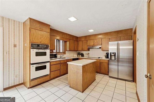 3655 WINTERS HILL Drive, Atlanta, GA 30360