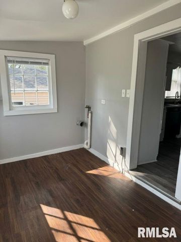 604 W 2ND Avenue, Milan, IL 61264