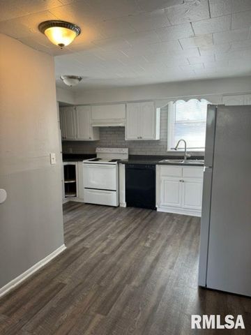 604 W 2ND Avenue, Milan, IL 61264