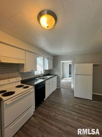 604 W 2ND Avenue, Milan, IL 61264