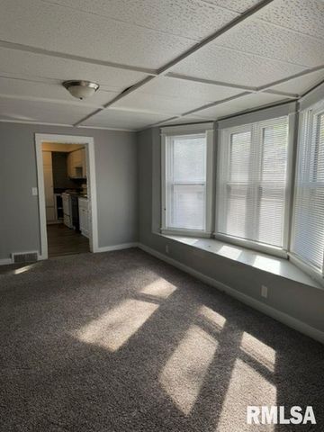 604 W 2ND Avenue, Milan, IL 61264