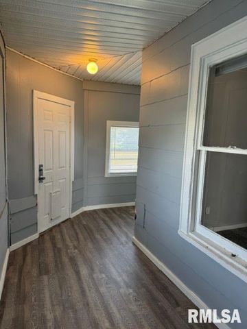 604 W 2ND Avenue, Milan, IL 61264