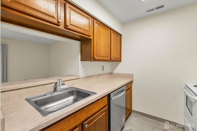 1907 Ravens Crest Drive, Plainsboro, NJ 08536