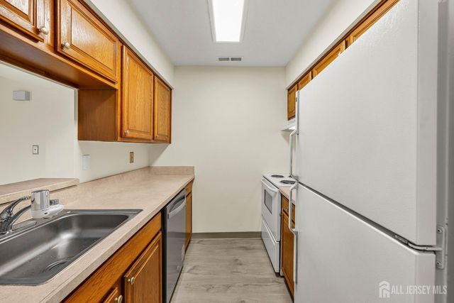 1907 Ravens Crest Drive, Plainsboro, NJ 08536