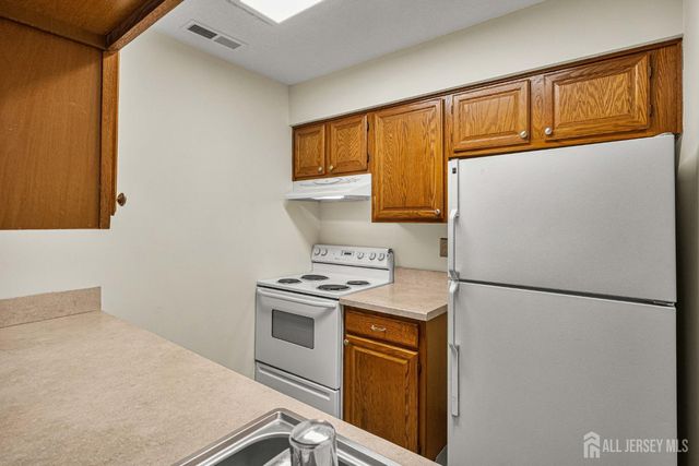1907 Ravens Crest Drive, Plainsboro, NJ 08536