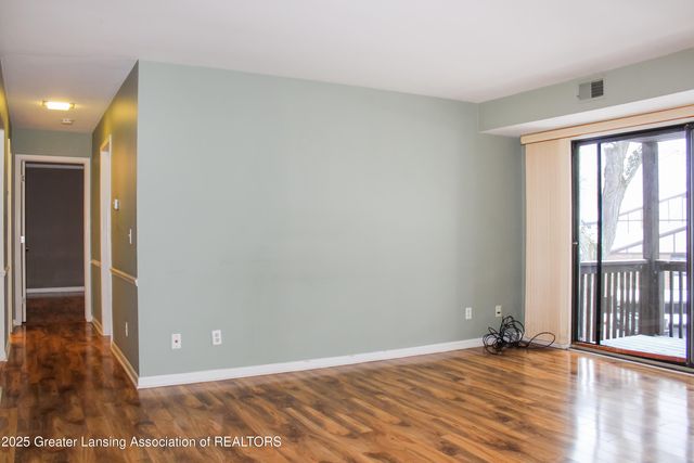 6160 Innkeepers Court 68, East Lansing, MI 48823