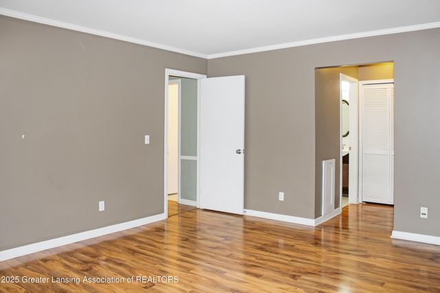 6160 Innkeepers Court 68, East Lansing, MI 48823