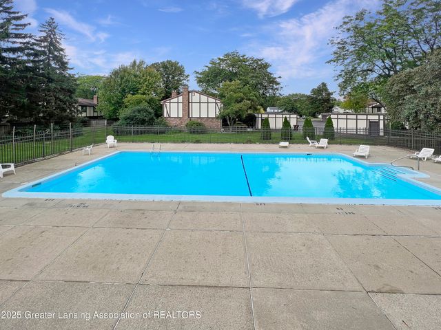 6160 Innkeepers Court 68, East Lansing, MI 48823