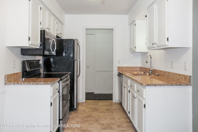 6160 Innkeepers Court 68, East Lansing, MI 48823