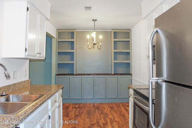 6160 Innkeepers Court 68, East Lansing, MI 48823