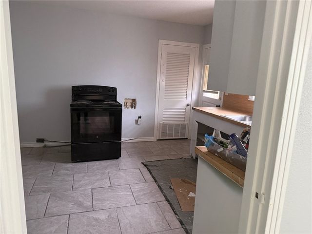 325 Rosebud Ave, Corpus Christi, TX 78404