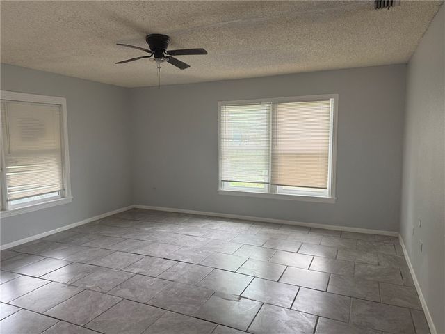 325 Rosebud Ave, Corpus Christi, TX 78404