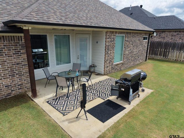 1702 Forestdale Blvd., Whitehouse, TX 75791