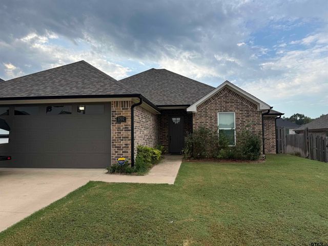 1702 Forestdale Blvd., Whitehouse, TX 75791