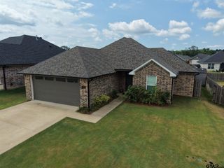 1702 Forestdale Blvd., Whitehouse, TX 75791