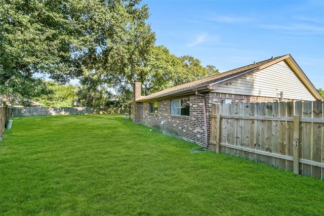 6906 Windy Pines Drive, Spring, TX 77379