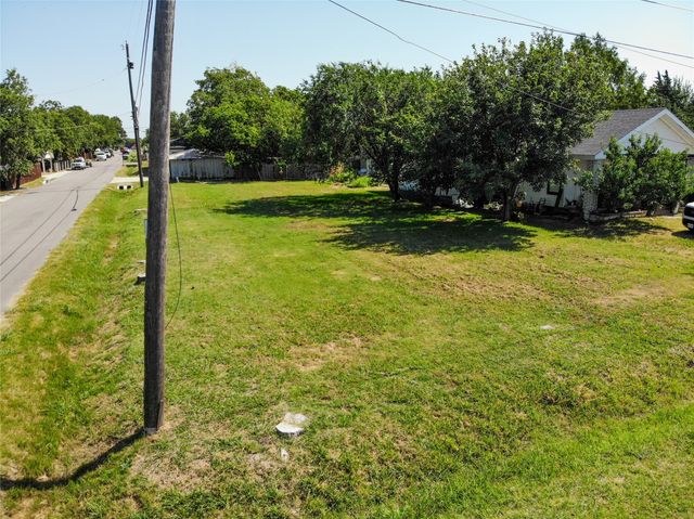 302 S New Mexico Street, Celina, TX 75009