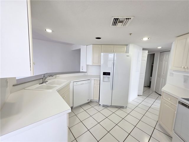 5051 N Highway A1a #7-6 None 7-6, Hutchinson Island, FL 34949