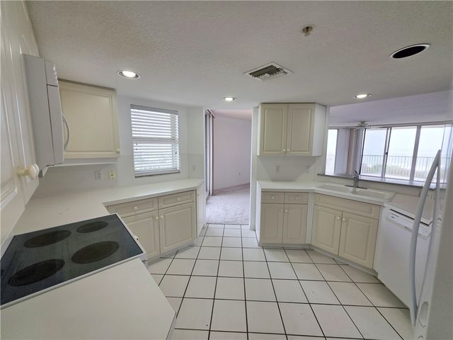 5051 N Highway A1a #7-6 None 7-6, Hutchinson Island, FL 34949