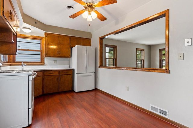 3526 S Brust AVENUE, Milwaukee, WI 53207