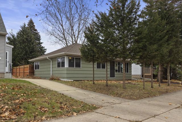 3526 S Brust AVENUE, Milwaukee, WI 53207