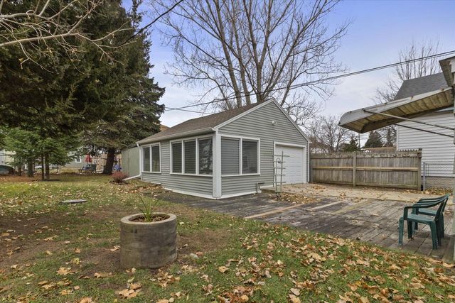 3526 S Brust AVENUE, Milwaukee, WI 53207