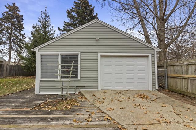 3526 S Brust AVENUE, Milwaukee, WI 53207