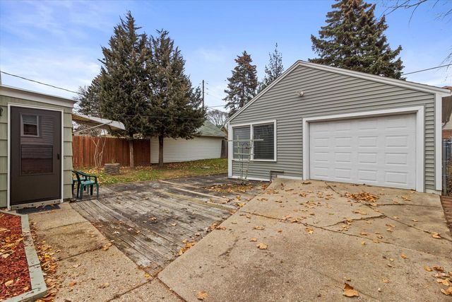 3526 S Brust AVENUE, Milwaukee, WI 53207