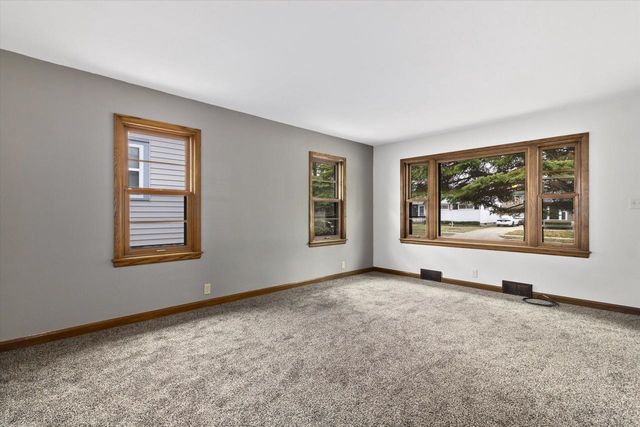 3526 S Brust AVENUE, Milwaukee, WI 53207