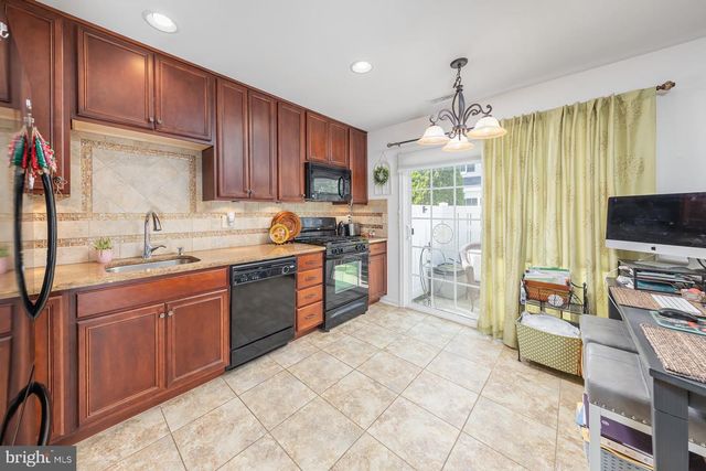 1902 LEXINGTON MEWS, Swedesboro, NJ 08085