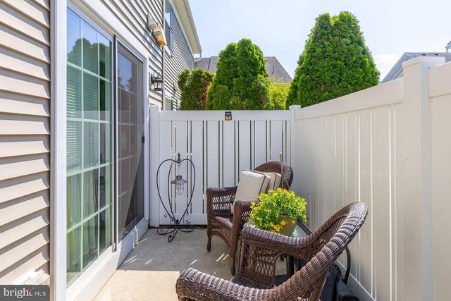 1902 LEXINGTON MEWS, Swedesboro, NJ 08085