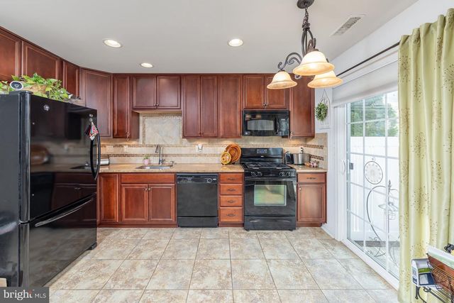 1902 LEXINGTON MEWS, Swedesboro, NJ 08085