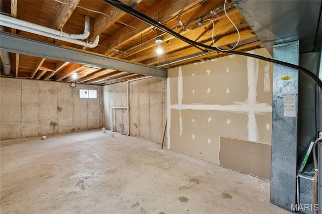 5028 Bischoff Avenue, St Louis, MO 63110