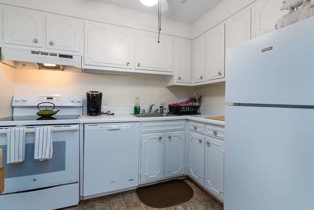 401 Bellevue Avenue 112, Newport, RI 02840