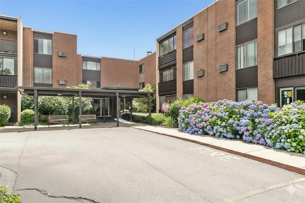 401 Bellevue Avenue 112, Newport, RI 02840