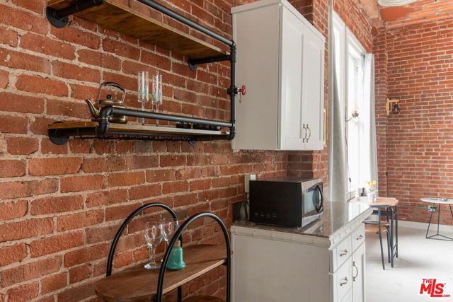 215 W 7th Street 1301, Los Angeles, CA 90014