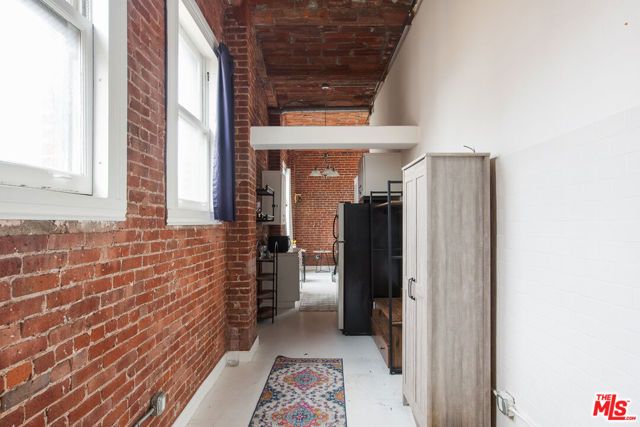 215 W 7th Street 1301, Los Angeles, CA 90014