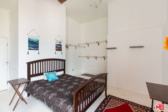 215 W 7th Street 1301, Los Angeles, CA 90014