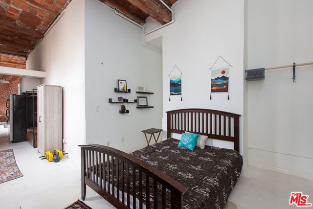 215 W 7th Street 1301, Los Angeles, CA 90014