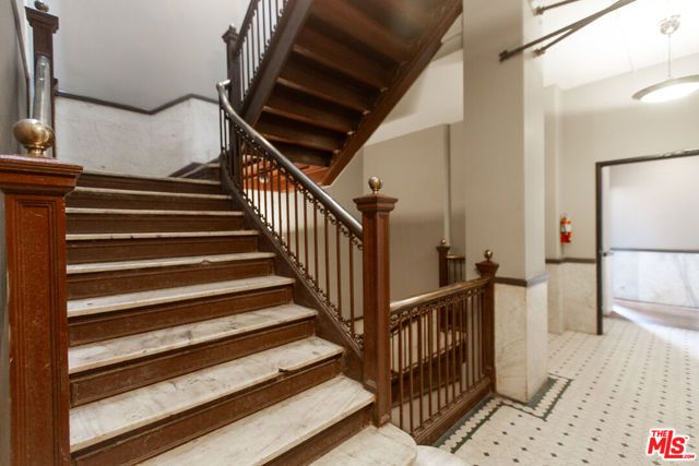 215 W 7th Street 1301, Los Angeles, CA 90014