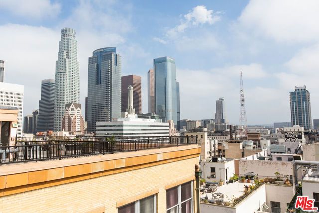 215 W 7th Street 1301, Los Angeles, CA 90014