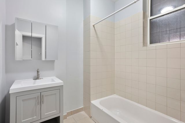 1460 W Fargo Avenue 310, Chicago, IL 60626