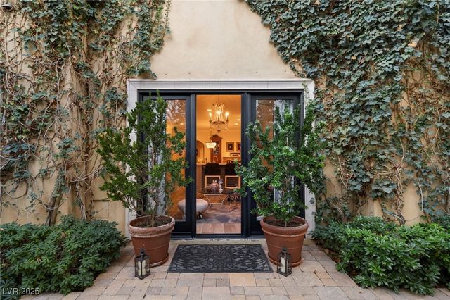 8808 Greensboro Lane, Las Vegas, NV 89134