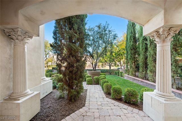 8808 Greensboro Lane, Las Vegas, NV 89134