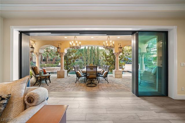 8808 Greensboro Lane, Las Vegas, NV 89134