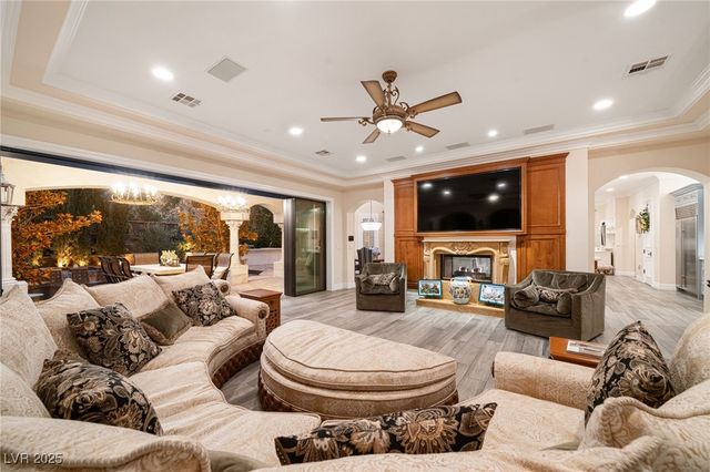 8808 Greensboro Lane, Las Vegas, NV 89134