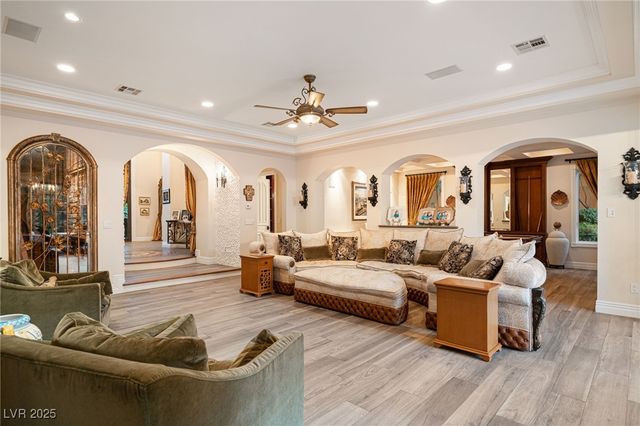 8808 Greensboro Lane, Las Vegas, NV 89134