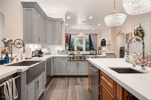 8808 Greensboro Lane, Las Vegas, NV 89134