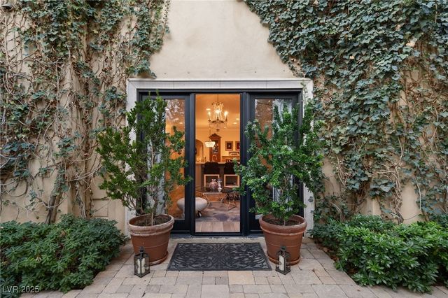 8808 Greensboro Lane, Las Vegas, NV 89134